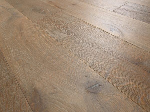 RUSTIC WHITE OAK Engineered Hardwoods