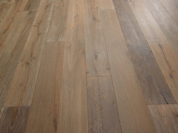 RUSTIC WHITE OAK Engineered Hardwoods